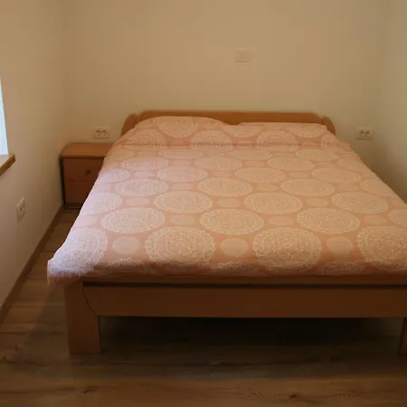 Riverside Rustic Ridge With Balcony - Three Bedroom With Balcony شقة Slap ob Idrijci