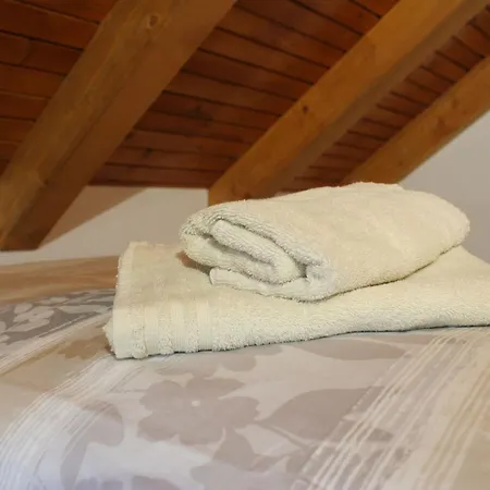 Riverside Rustic Ridge With Balcony - Three Bedroom With Balcony