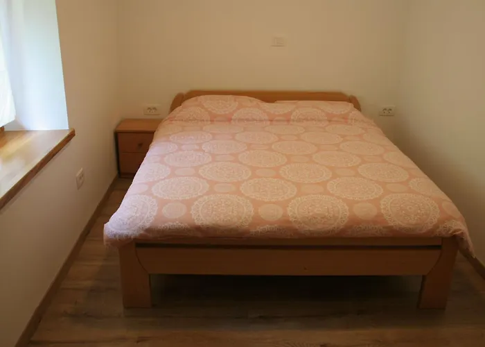 Riverside Rustic Ridge With Balcony - Three Bedroom With Balcony شقة Slap ob Idrijci