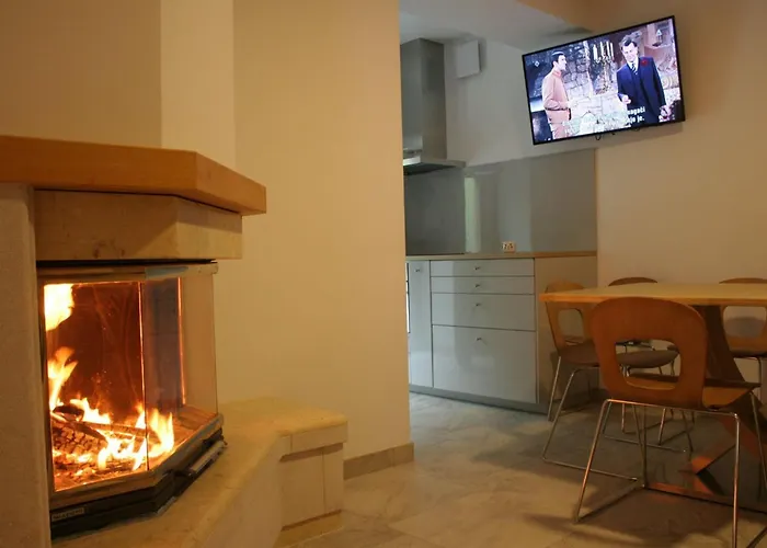 شقة Riverside Rustic Ridge With Balcony - Three Bedroom With Balcony