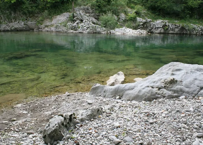 شقة Riverside Rustic Ridge With Balcony - Three Bedroom With Balcony Slap ob Idrijci