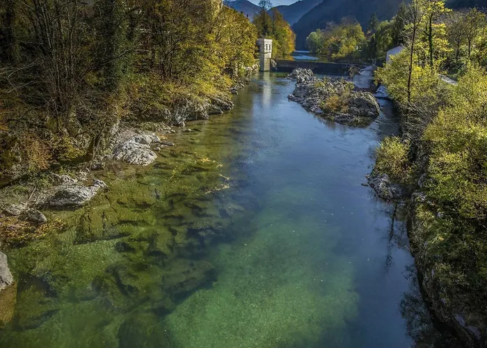 Riverside Rustic Ridge With Balcony - Three Bedroom With Balcony شقة *